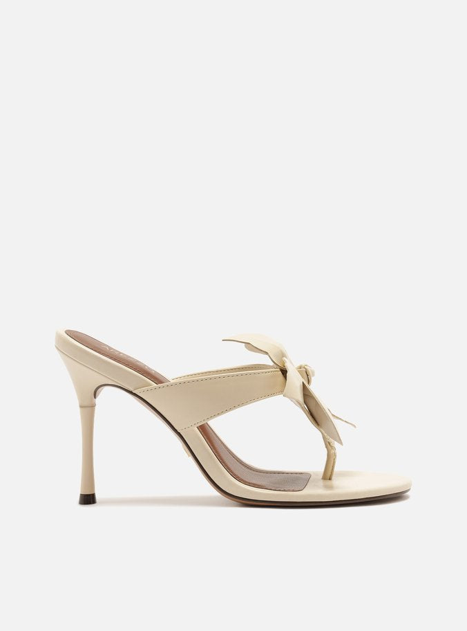 Tamango Off White Cuero Tacón Fino Flor - ARZ